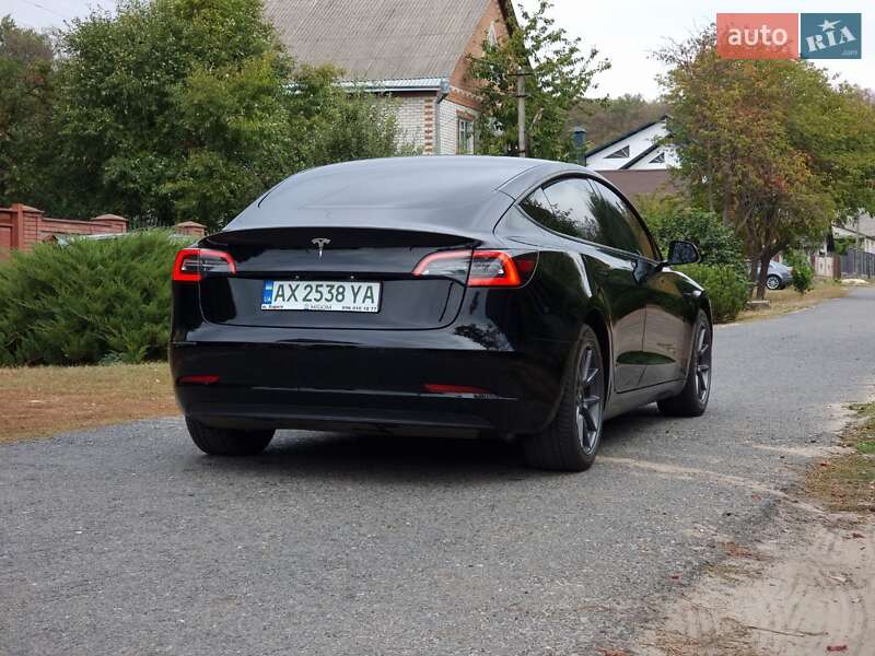 Седан Tesla Model 3 2021 в Харкові