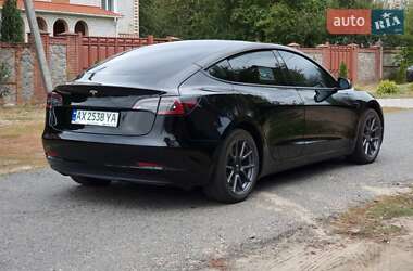 Седан Tesla Model 3 2021 в 