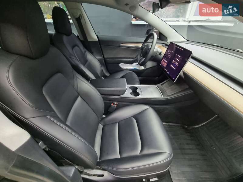Седан Tesla Model 3 2021 в Харкові