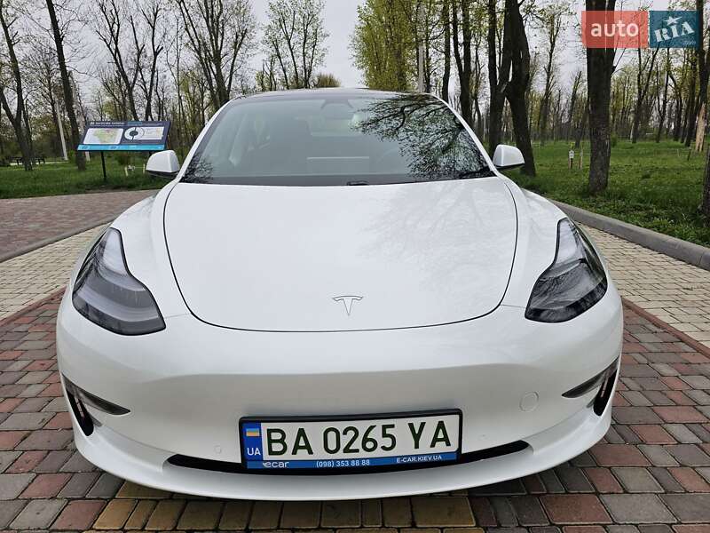 Седан Tesla Model 3 2021 в Кропивницькому