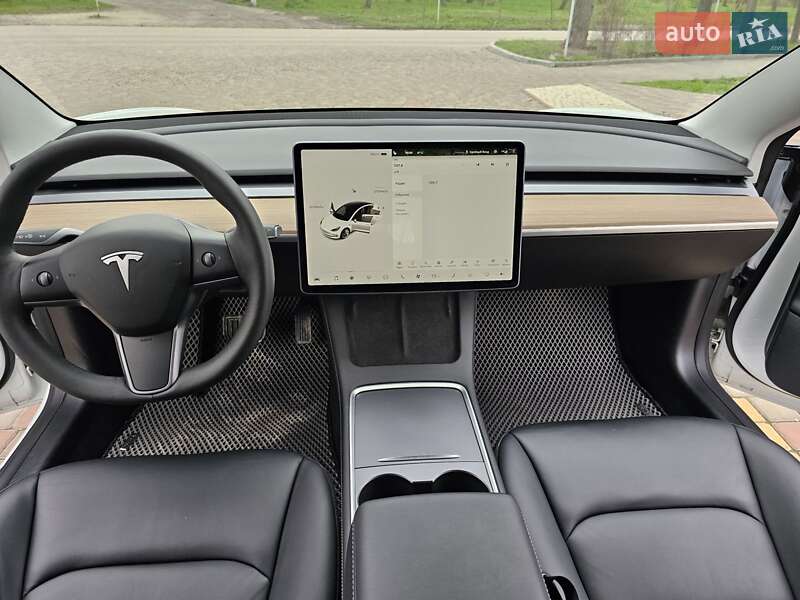 Седан Tesla Model 3 2021 в Кропивницькому