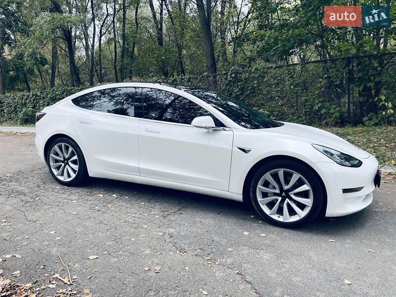 Tesla Model 3 2018