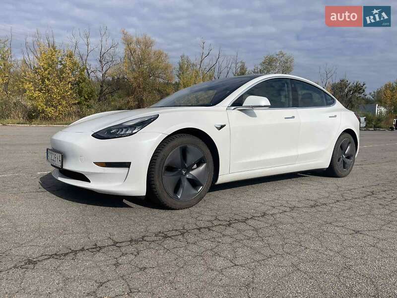 Седан Tesla Model 3 2018 в Харкові