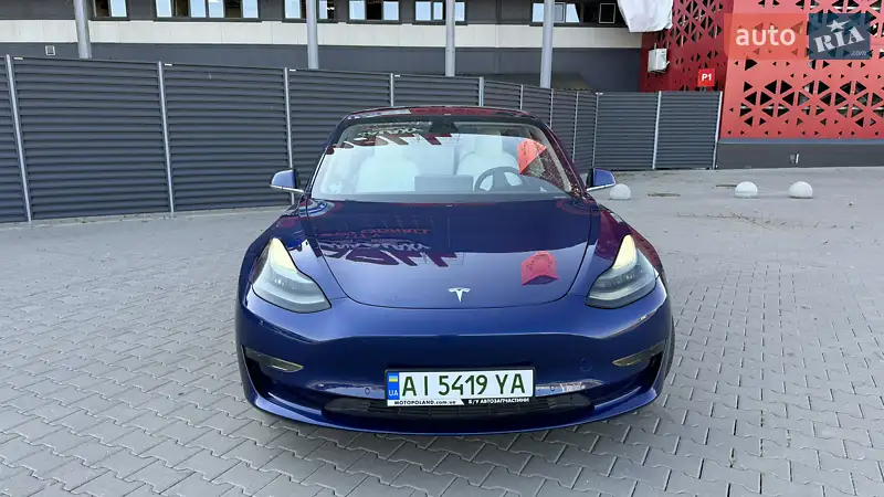 Седан Tesla Model 3 2019 в 