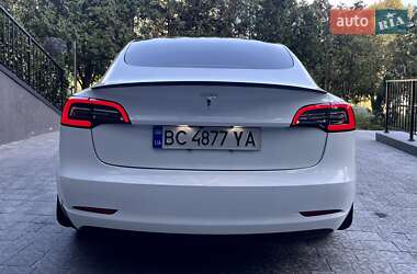 Седан Tesla Model 3 2020 в 
