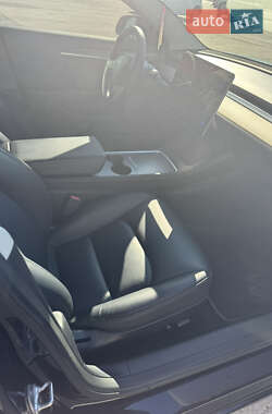 Седан Tesla Model 3 2021 в Чернівцях
