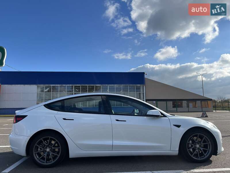 Седан Tesla Model 3 2022 в Луцке фото 24 Седан Tesla Model 3 2022 в Луцке