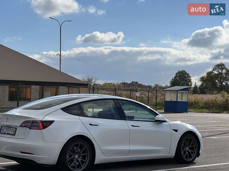Седан Tesla Model 3 2022 в Луцке фото 10 Седан Tesla Model 3 2022 в Луцке