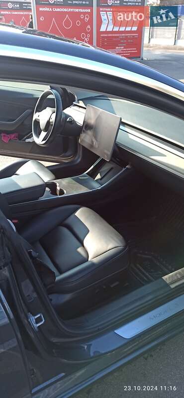 Седан Tesla Model 3 2019 в Києві