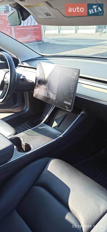 Седан Tesla Model 3 2019 в Києві