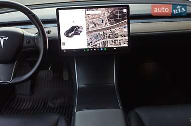 Седан Tesla Model 3 2019 в Киеве