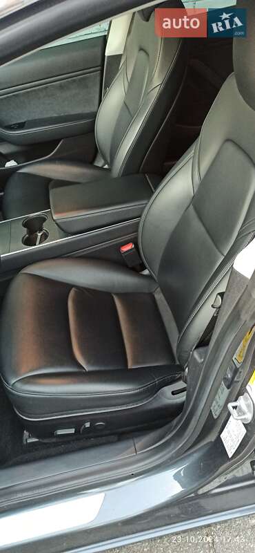 Седан Tesla Model 3 2019 в Києві