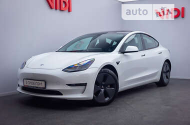 Седан Tesla Model 3 2021 в Киеве