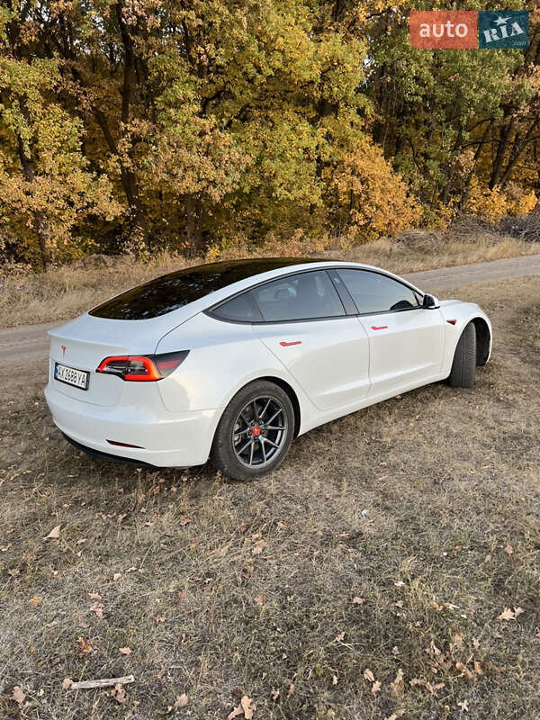 Седан Tesla Model 3 2020 в Харкові