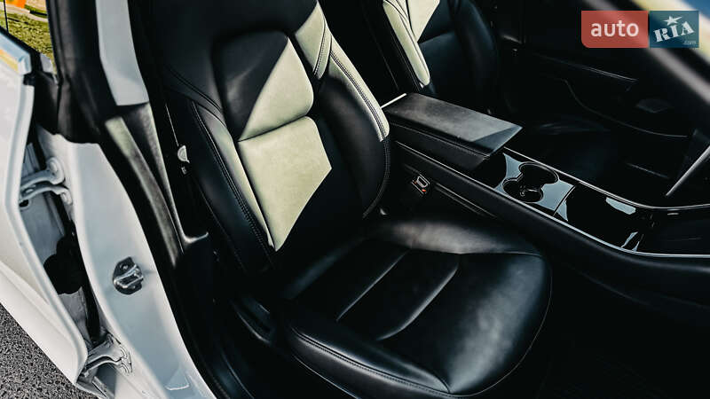 Седан Tesla Model 3 2020 в Рівному фото 21 Седан Tesla Model 3 2020 в Рівному