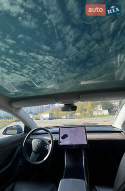 Седан Tesla Model 3 2019 в 