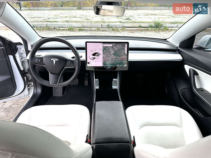 Седан Tesla Model 3 2019 в Ізюмі