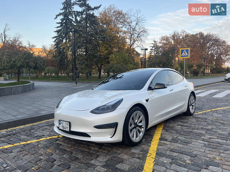 Tesla Model 3 2022