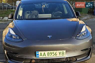 Седан Tesla Model 3 2021 в Киеве