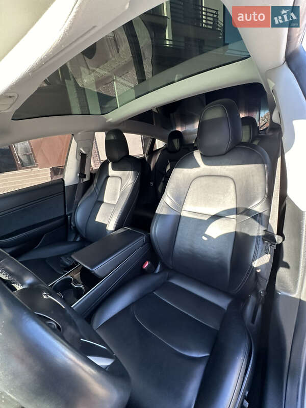 Седан Tesla Model 3 2018 в Надвірній