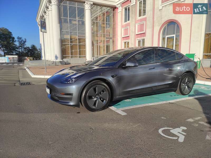 Седан Tesla Model 3 2023 в Одессе