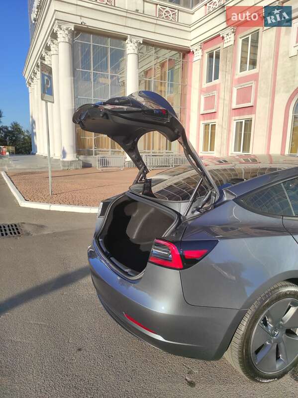Седан Tesla Model 3 2023 в Одессе