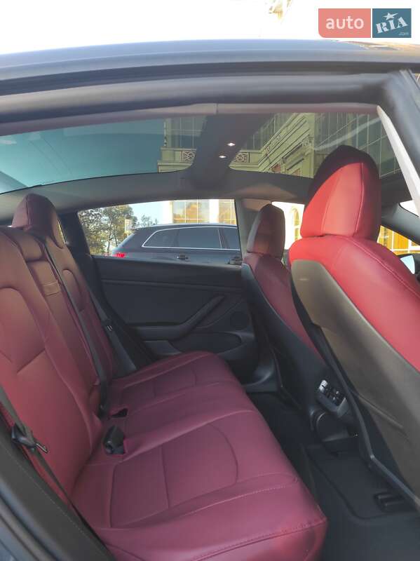 Седан Tesla Model 3 2023 в Одессе