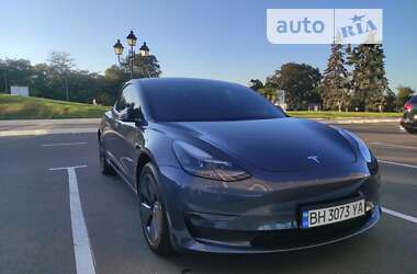 Седан Tesla Model 3 2023 в Одесі