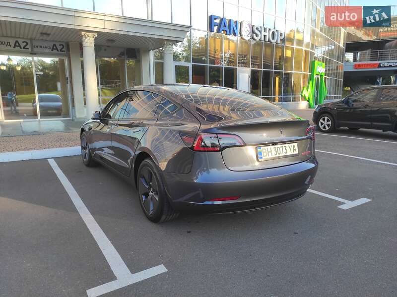 Седан Tesla Model 3 2023 в Одессе