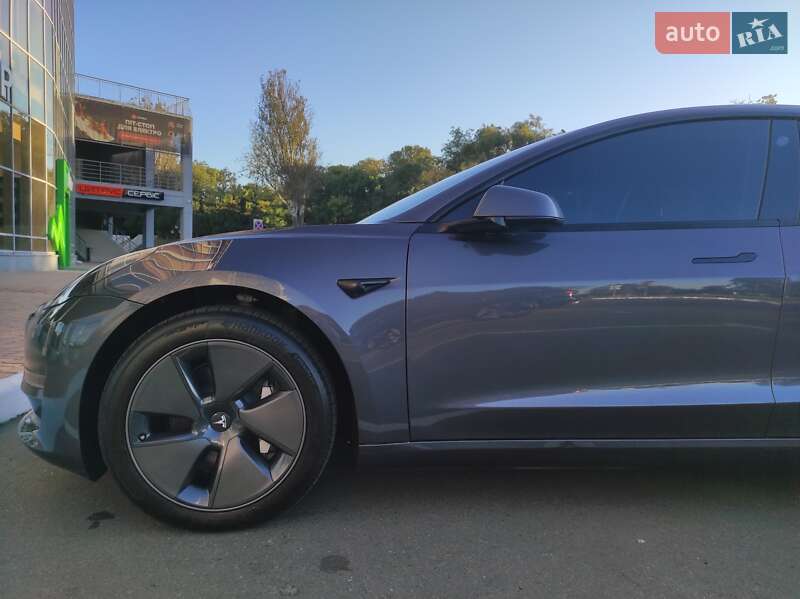 Седан Tesla Model 3 2023 в Одессе