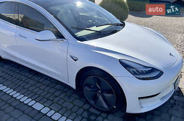 Седан Tesla Model 3 2020 в Львові