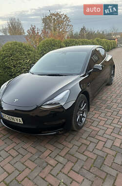 Седан Tesla Model 3 2023 в Калуше