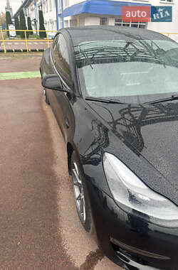 Седан Tesla Model 3 2023 в Калуше