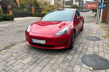 Седан Tesla Model 3 2022 в 