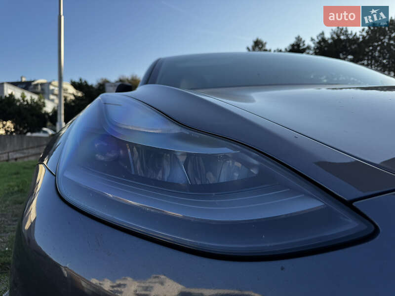 Седан Tesla Model 3 2018 в Киеве