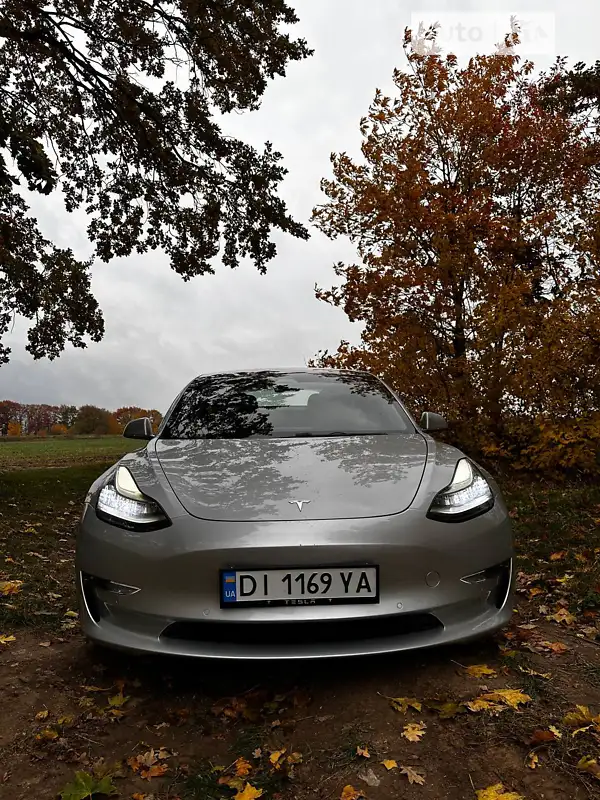 Седан Tesla Model 3 2018 в 
