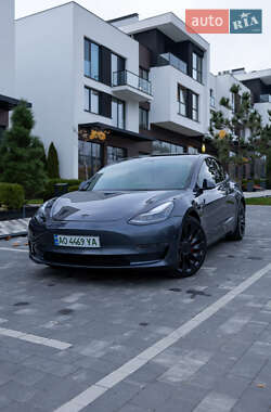 Седан Tesla Model 3 2023 в Ужгороді