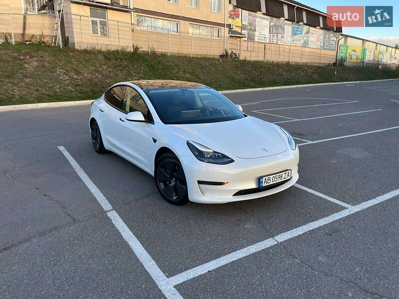 Седан Tesla Model 3 2021 в Виннице