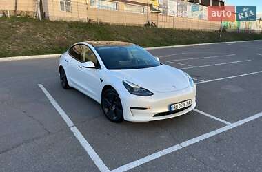 Седан Tesla Model 3 2021 в 