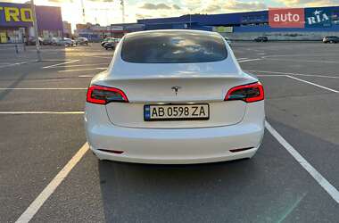Седан Tesla Model 3 2021 в 