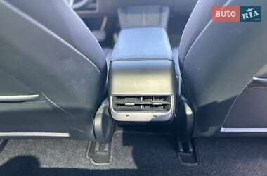 Седан Tesla Model 3 2023 в 
