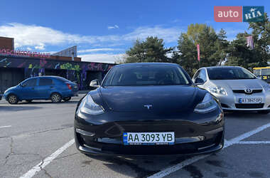Седан Tesla Model 3 2020 в 