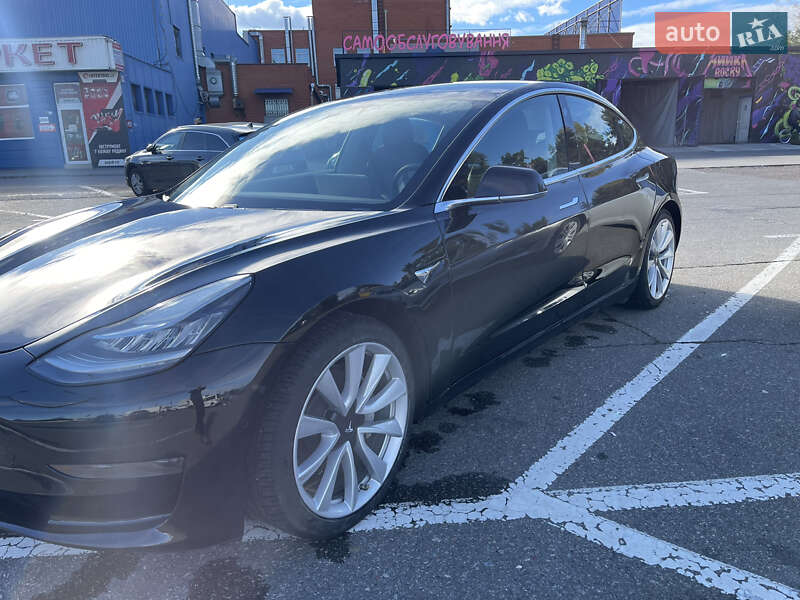 Седан Tesla Model 3 2020 в Києві