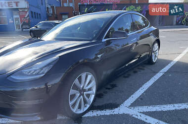 Седан Tesla Model 3 2020 в 