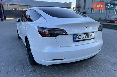 Седан Tesla Model 3 2022 в Львове