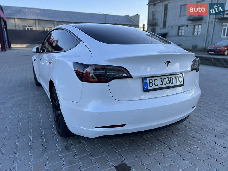 Седан Tesla Model 3 2022 в Львові