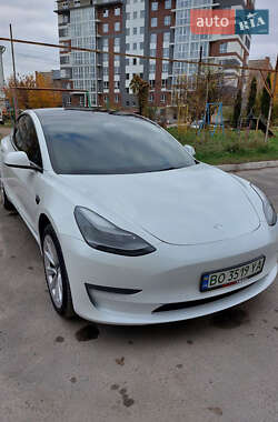Седан Tesla Model 3 2021 в 
