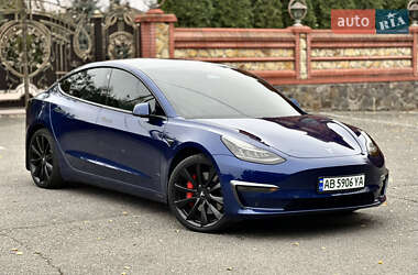 Седан Tesla Model 3 2019 в Виннице