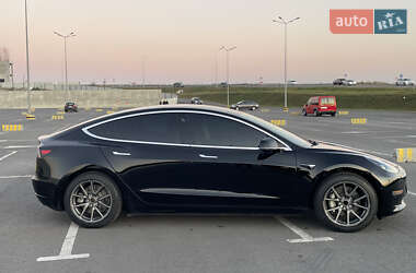Седан Tesla Model 3 2019 в 