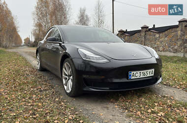 Седан Tesla Model 3 2019 в Луцке